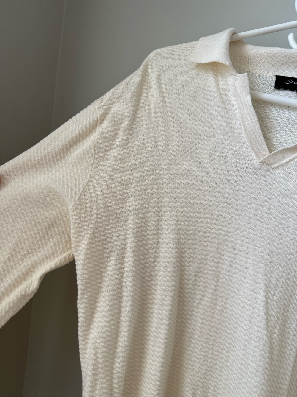 Men's Textured V-Neck Polo Sweater - Picture 4 of 5